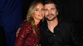 Juanes muestra su original forma de entrenar con su esposa en medio de su gira