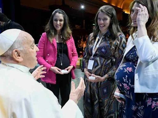 Papa Francisco aboga por políticas eficaces a favor de las familias (+Fotos) - Noticias Prensa Latina