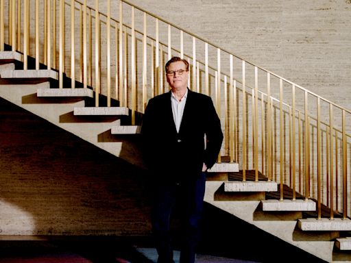 Aaron Sorkin cree que la vida sigue imitando a su serie "The West Wing"