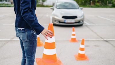 Over half of drivers would fail theory test resit, says survey