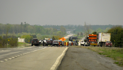 1 killed, 3 injured in head-on crash on Hwy. 417 in Ottawa