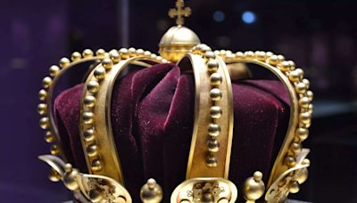 8 oldest crowns in the world