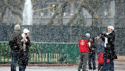 Cómo fue la última vez que nevó en CABA, un fenómeno “histórico”, según el Servicio Meteorológico Nacional