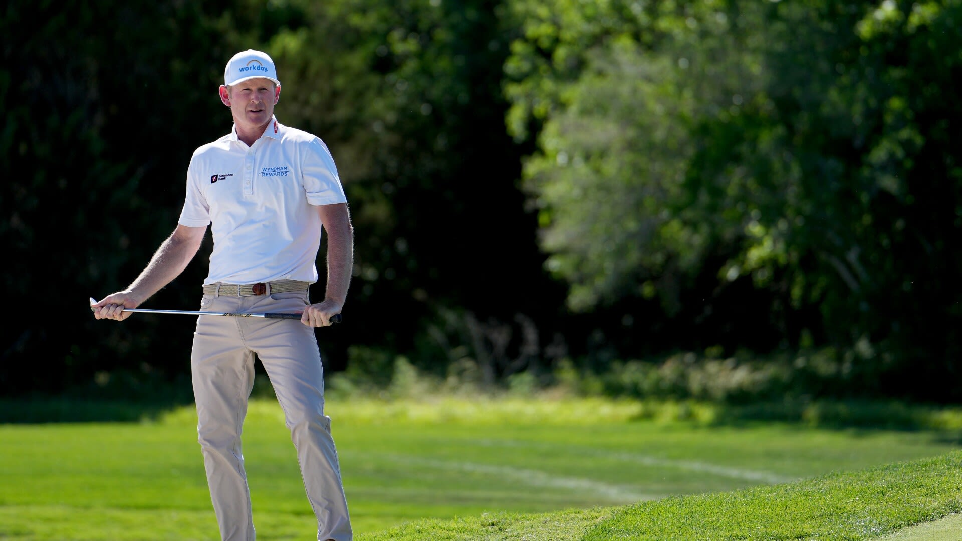 Watch: Fan catches Brandt Snedeker's ball on the hop at Zurich Classic