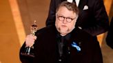 Guillermo del Toro pide unión entre los latinos tras ganar el Óscar con Pinocchio