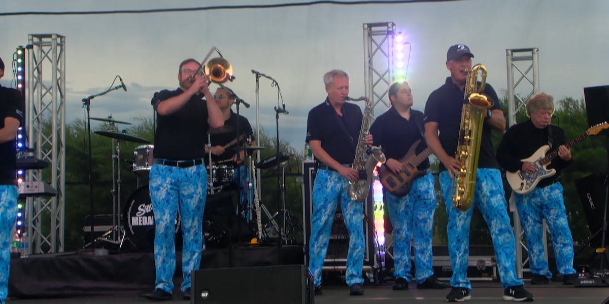 Fans celebrate first day of Myrtle Beach Classic with Swingin’ Medallions concert