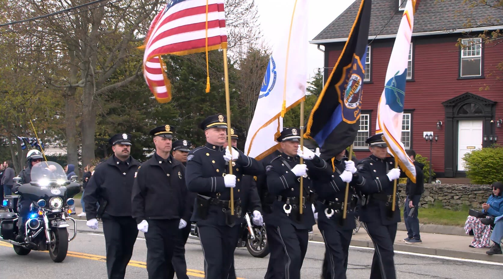 Fallen officers honored at 2024 Aquidneck Island Police Parade | ABC6