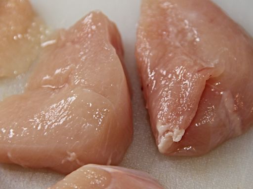 Most Salmonella illnesses from chicken caused by a few products with high levels of virulent strains: Study