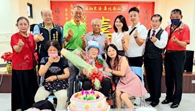 臺南榮家祝福黃煜爺爺百歲嵩壽 | 蕃新聞