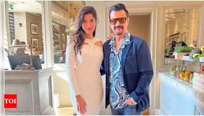 Sanjay Kapoor shares pearls of wisdom with daughter Shanaya Kapoor; Says, 'What's meant to be will be' | Hindi Movie News - Times of India