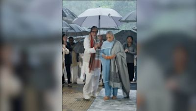 Amitabh Bachchan Holding Umbrella For Wife Jaya Bachchan In Latest Pic Is Giving Major Couple Goals!