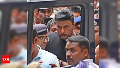 Plaint registered after actor Darshan's aides threaten witnesses - Times of India