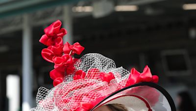 Tip your hat to these Kentucky Derby outfits we're seeing at Churchill Downs