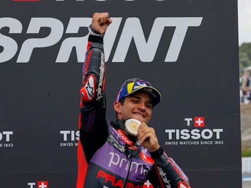 Martín vence nuevamente al esprint, Márquez se vuelve a caer, Aldeguer y Alonso en 'pole'