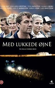 Med lukkede øjne