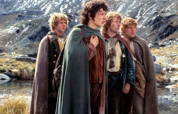 'Lord of the Rings' actors pay tribute to 'king' Bernard Hill, proving 'Fellowship' remains strong