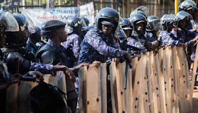 Ouganda : la police anti-émeute déployée en masse à Kampala contre les manifestants
