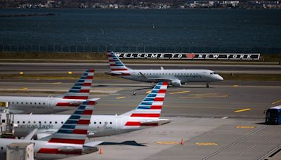 American Air, Gate Gourmet Face Pressure on Contracts to Avoid Strikes
