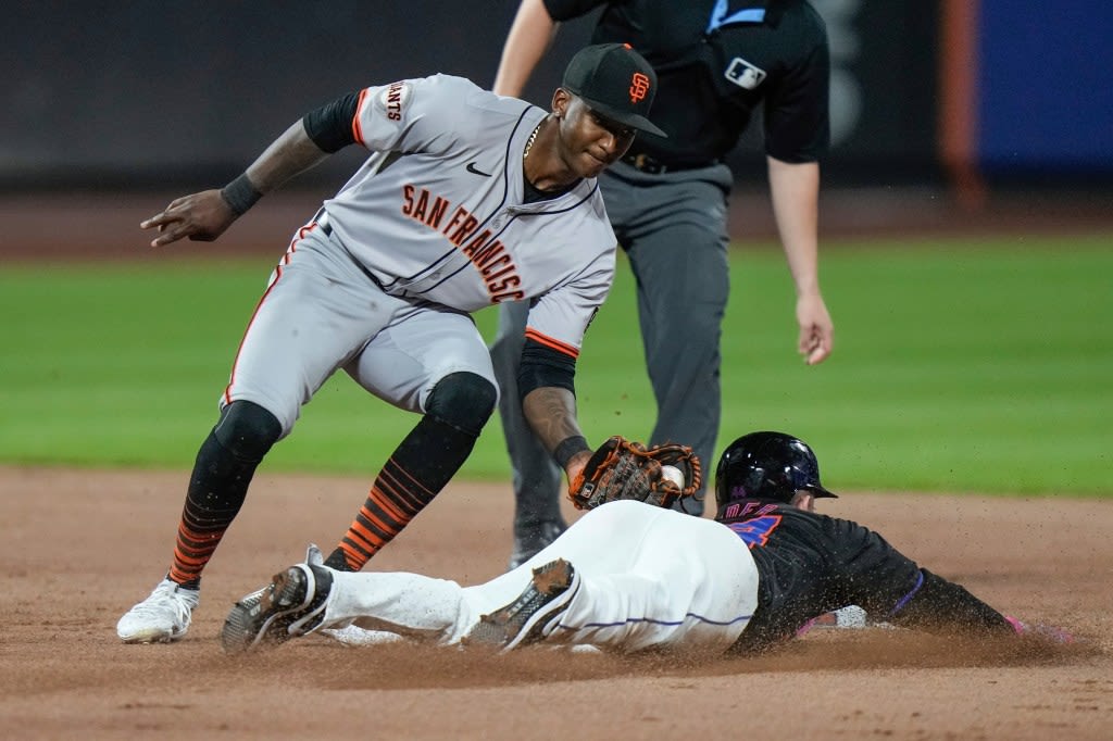 SF Giants sit Marco Luciano for 2nd straight game amid defensive woes