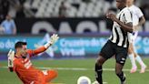 Análise: Botafogo apresenta oscilações ofensivas e defensivas e deixa vaga em aberto