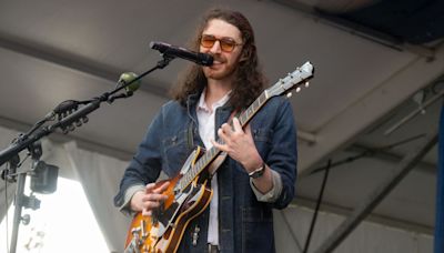 Review: Hozier hypnotizes SPAC in 'largest ticketed' U.S. show