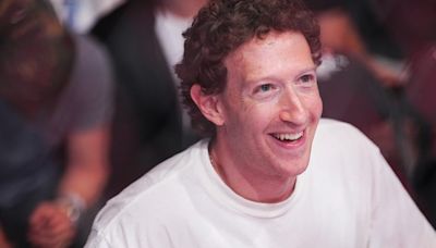 Mark Zuckerberg really wants you to know he's a chain guy now