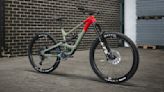 YT Capra Uncaged 10 is coiled up and ready for big hits