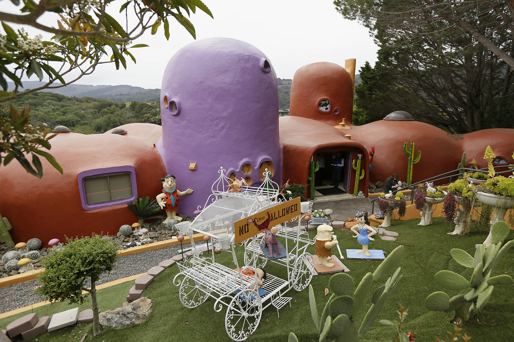 Bay Area city abruptly shuts down exclusive dinners at famed Flintstone House