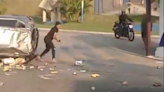 Criminoso capota carro e rouba moto após fuga de blitz; assista ao vídeo | Rio de Janeiro | O Dia