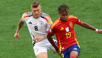 The beautiful moment at full-time between Spain fans and Toni Kroos as Germany legend retires