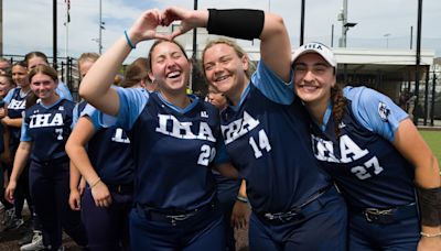 No. 4 IHA softball retains Bergen County crown with 3rd title in a row (PHOTOS)