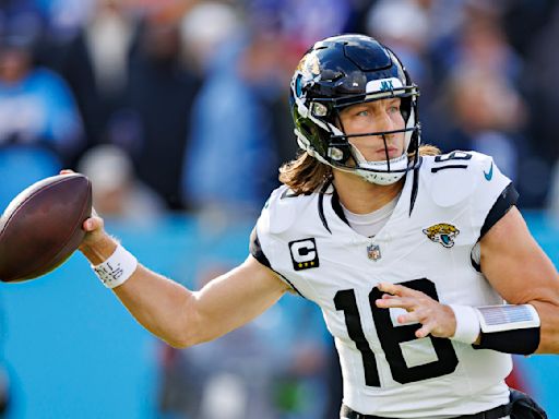 Jaguars QB Trevor Lawrence agrees to 5-year extension reportedly worth up to $275 million