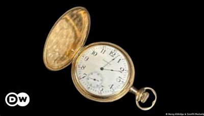 Un reloj de oro del Titanic rompe récord en subasta