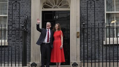 Ministers arrive at Downing Street as Keir Starmer announces new Cabinet