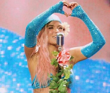 Karol G lloró en pleno concierto en Berlín por la muerte de un ser querido: “Me di cuenta muy tarde que la quería mucho”