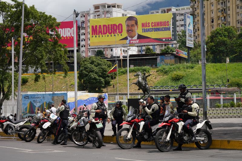 Venezuela shops shuttered, transport limited amid fears of more opposition arrests