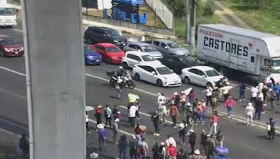 ¡Caos vial! Bloqueo hoy en la México-Toluca a la altura de Lerma, con dirección a CDMX