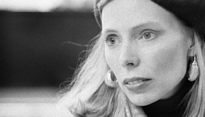 Listen: Joni Mitchell Unveils ‘Joni Mitchell Archives, Vol. 4: The Asylum Years (1976-1980)’ with “Intro To Coyote / Coyote”