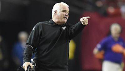 Former NFL Coach Mike Smith Has Lofty Praise for Titans