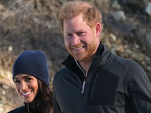 O maior sacrifício que Príncipe Harry fez por Meghan Markle, segundo biógrafo da Família Real: 'É difícil para ele'