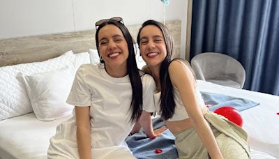 El momentazo de Valeria Castro y su hermana gemela cantando juntas: el público se muere de amor