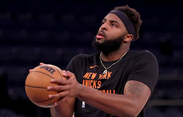 Knicks Send Center to Warriors in Trade Projection