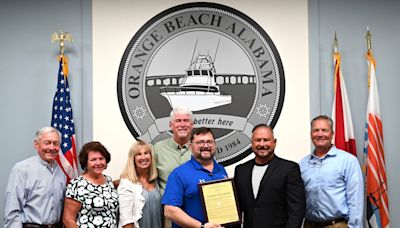 Florida shark attack rescue doctor honored for saving teen's life. Here's what happened