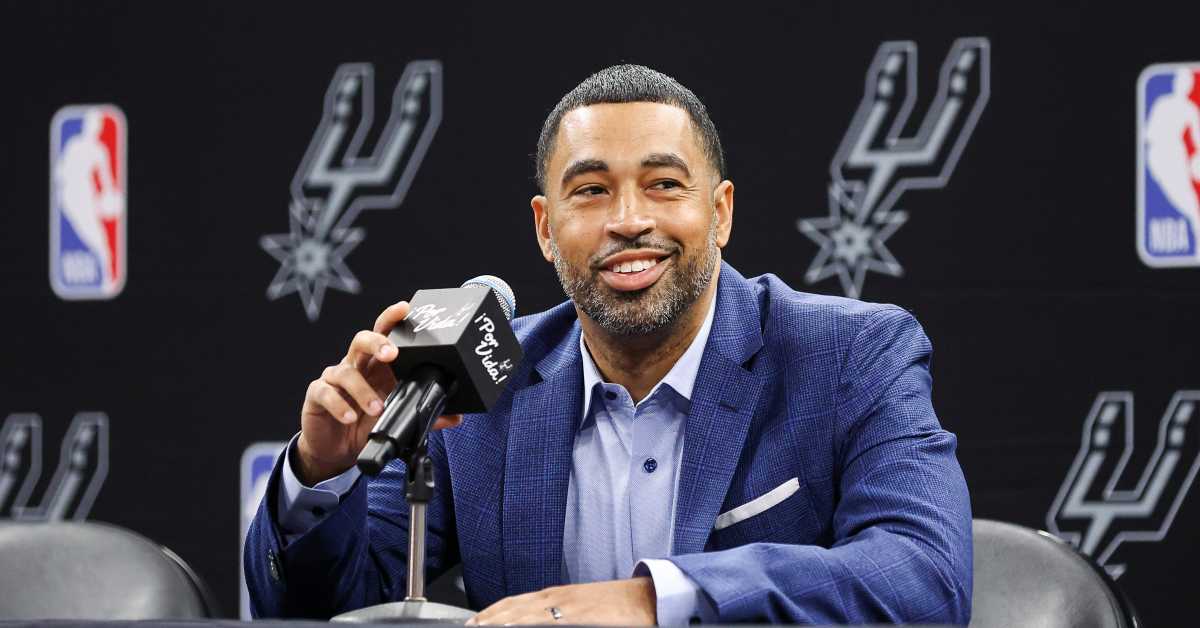 Spurs to Be 'Strategically Aggressive' This Offseason