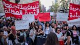 La Justicia de Túnez condena a prisión a cuatro opositores en tres casos diferentes
