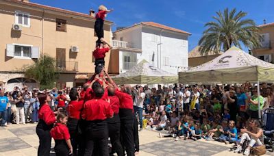 Miles de personas reivindican el valenciano como "lengua histórica y de futuro" en Novetlè y Albocàsser