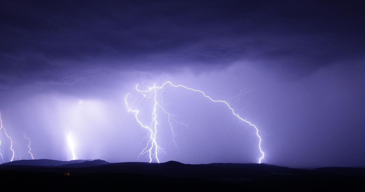 3 tornadoes touched down in southern Wisconsin Sunday, National Weather Service says