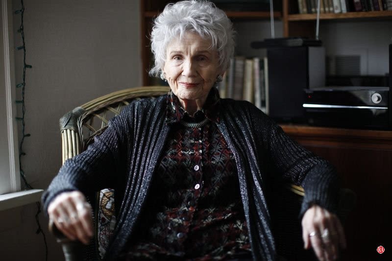 Morning 5: Alice Munro