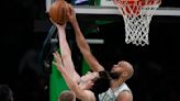 Reaves acierta 7 triples; sin LeBron ni Davis, Lakers sorprenden a Celtics