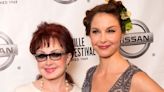 Ashley Judd Says an “Undiagnosed” Mental Illness “Stole” Her Mom Naomi Judd